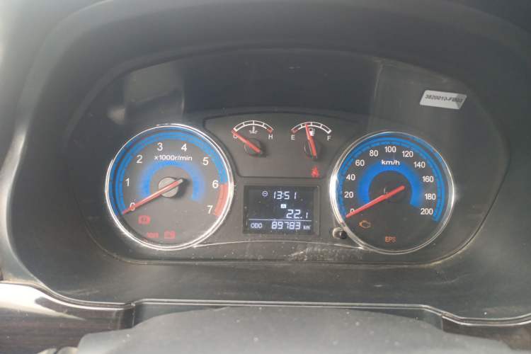 Used Dongfeng Fengon 360 2015 1.5L Manual Luxury 7-Seater China IV Standard Odometer Close Up