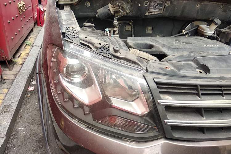 Used Dongfeng Fengon 360 2015 1.5L Manual Luxury 7-Seater China IV Standard Right Front Headlight