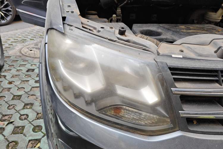 Used Dongfeng Fengon 360 2015 1.5L Manual Luxury 7-Seater China IV Standard Right Front Headlight