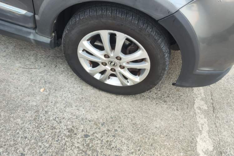 Used Dongfeng Fengon 360 2015 1.5L Manual Luxury Model 5 Seats China IV Standard Right Front Wheel Hub