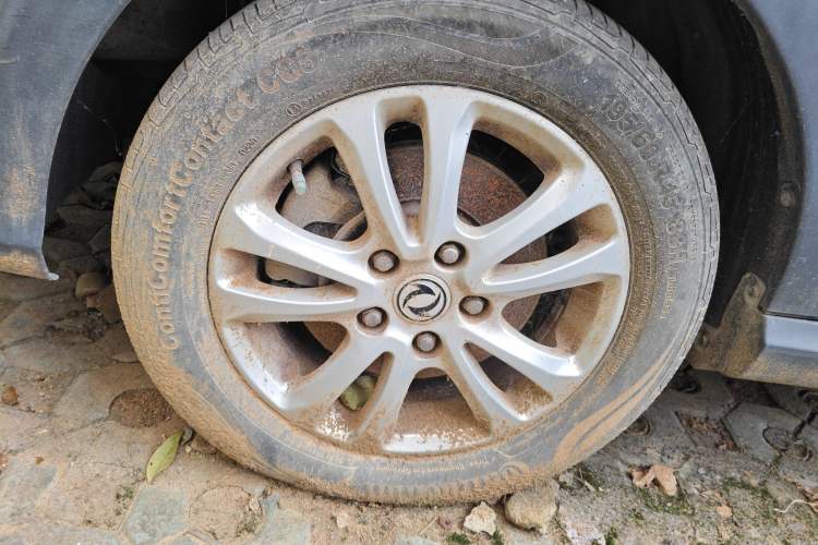 Used Dongfeng Fengon 360 2015 1.5L Manual Luxury 7-Seater China IV Standard Right Front Wheel Hub