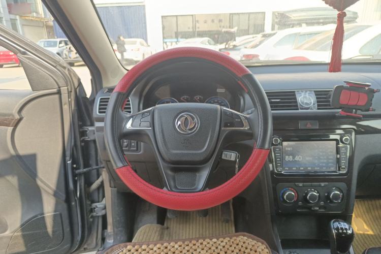 Used Dongfeng Fengon 360 2015 1.5L Manual Luxury 7-Seater China IV Standard Steering Wheel