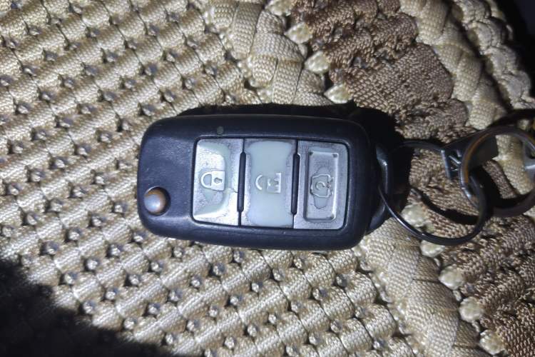 Used Dongfeng Fengon 360 2015 1.5L Manual Comfort 7-Seater China IV Standard Vehicle Key