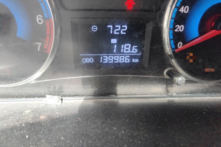 Used Dongfeng Fengon 360 2015 1.5L Manual Luxury 7-Seater China V Emission Standard Odometer Close Up