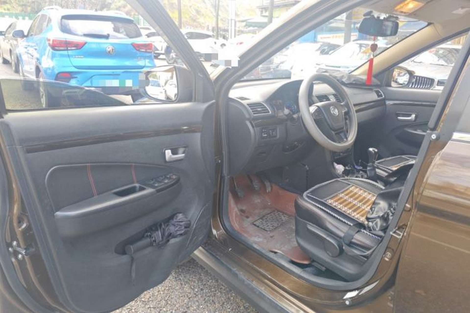 Used Dongfeng Fengon 360 2015 1.5L Manual Luxury 7-Seater China IV Standard Driver Seat