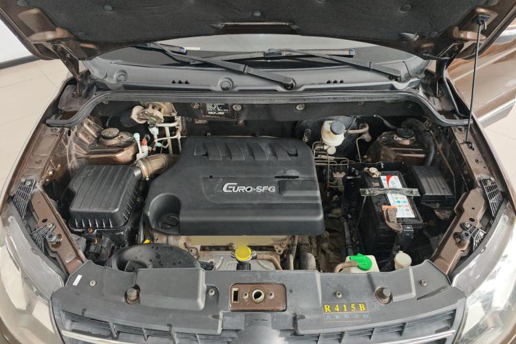 Used Dongfeng Fengon 360 2015 1.5L Manual Comfort II 7-Seater Engine Bay