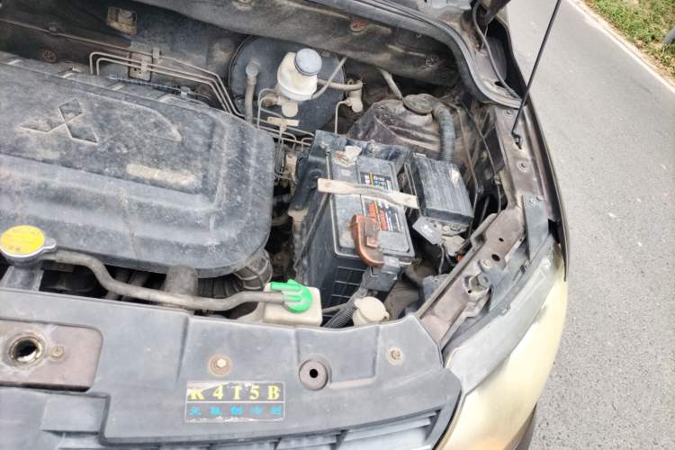 Used Dongfeng Fengon 360 2015 1.5L Manual Luxury 7-Seater China IV Standard Engine Bay Left