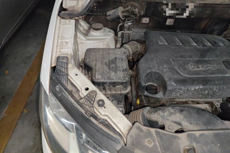 Used Dongfeng Fengon 360 2015 1.5L Manual Comfort II 7-Seater Engine Bay Right