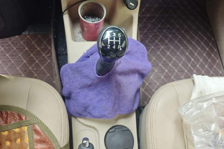 Used Dongfeng Fengon 360 2015 1.5L Manual Comfort II 8 Seats Gear Lever