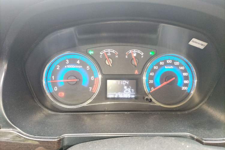 Used Dongfeng Fengon 360 2015 1.5L Manual Luxury 7-Seater China IV Standard Instrument Cluster