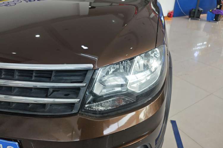Used Dongfeng Fengon 360 2015 1.5L Manual Comfort II 7-Seater Left Front Headlight