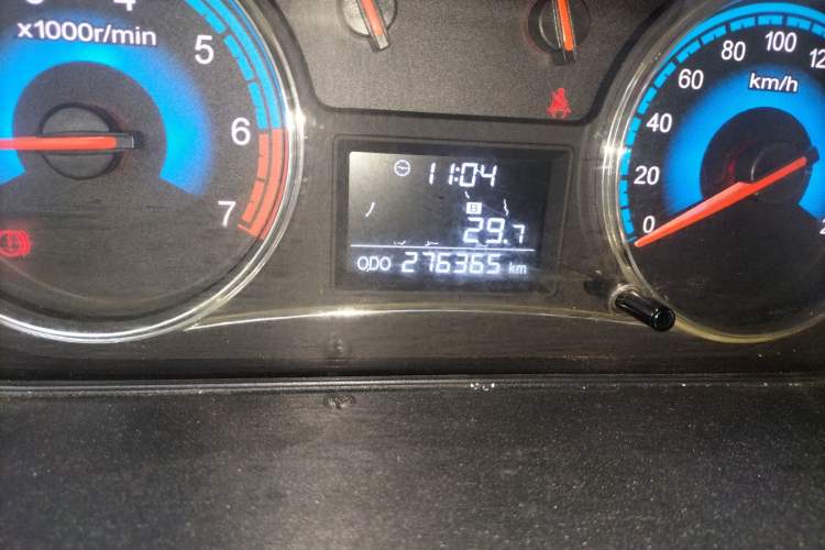 Used Dongfeng Fengon 360 2015 1.5L Manual Luxury 7-Seater China IV Standard Odometer Close Up
