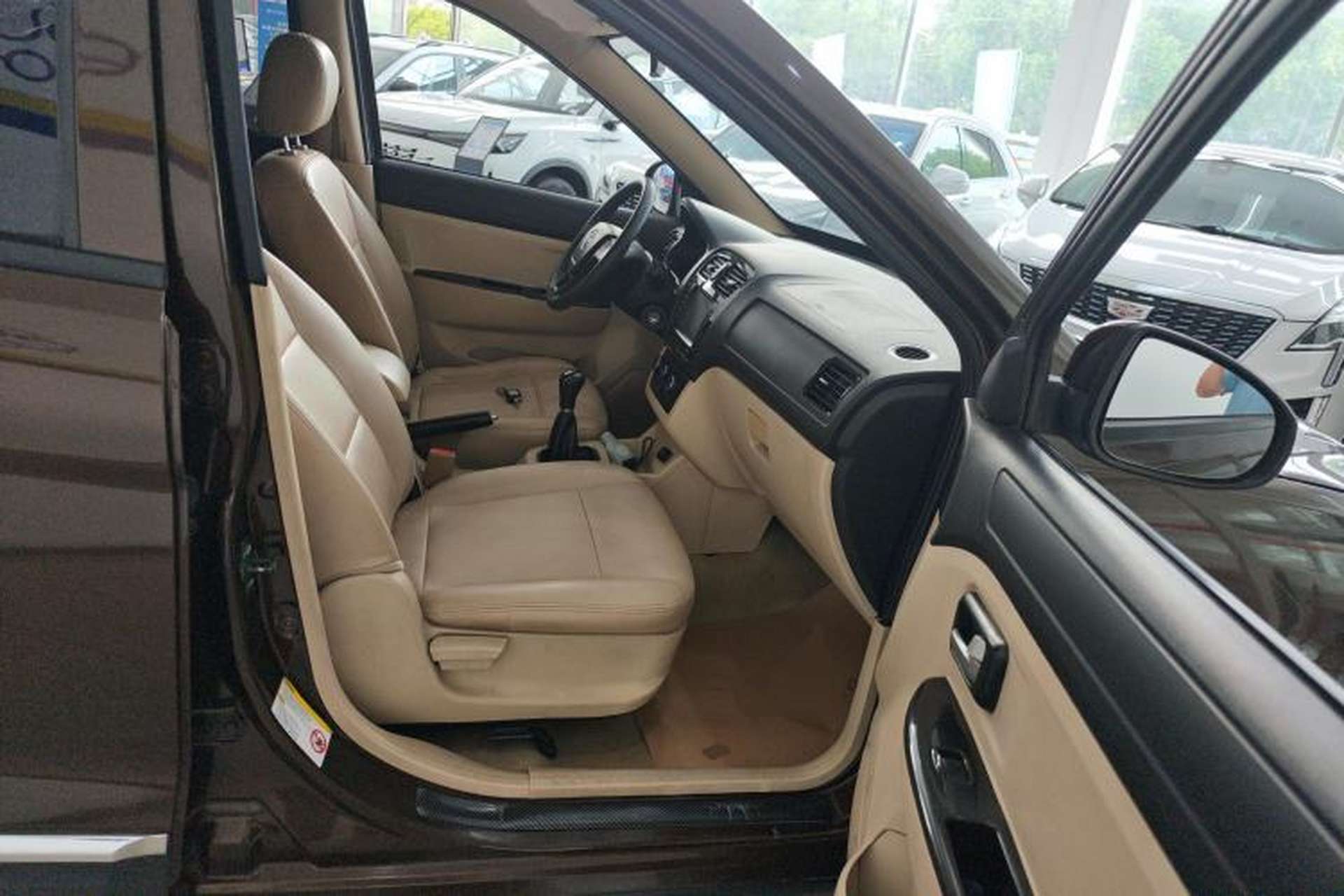 Used Dongfeng Fengon 360 2015 1.5L Manual Comfort II 7-Seater Right Front Seat