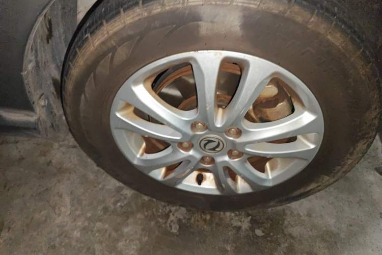 Used Dongfeng Fengon 360 2015 1.5L Manual Comfort II 7-Seater Right Front Wheel Hub