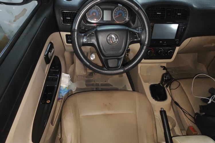 Used Dongfeng Fengon 360 2015 1.5L Manual Comfort II 7-Seater Steering Wheel