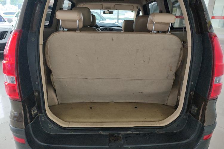 Used Dongfeng Fengon 360 2015 1.5L Manual Comfort II 7-Seater Trunk