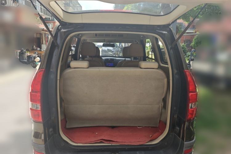 Used Dongfeng Fengon 360 2015 1.5L Manual Comfort II 8 Seats Trunk
