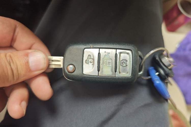 Used Dongfeng Fengon 360 2015 1.5L Manual Comfort II 8 Seats Vehicle Key