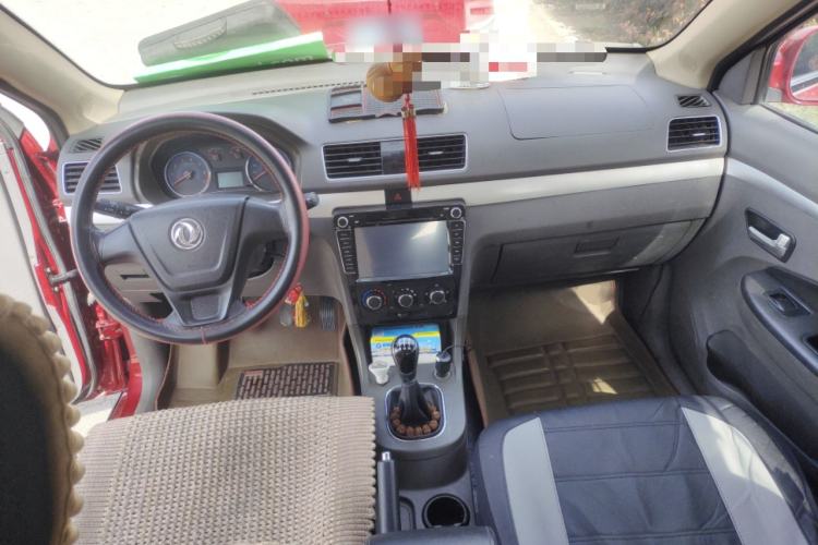 Used Dongfeng Fengon 360 2015 1.5L Manual Comfort 7-Seater China IV Standard Center Console