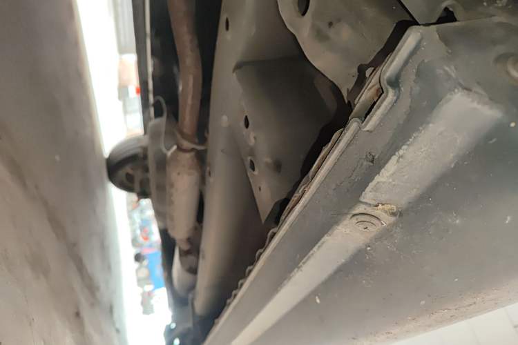 Used Dongfeng Fengon 360 2015 1.5L Manual Comfort II 7-Seater Chassis Front Left