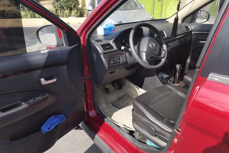Used Dongfeng Fengon 360 2015 1.5L Manual Luxury 7-Seater China IV Standard Driver Seat