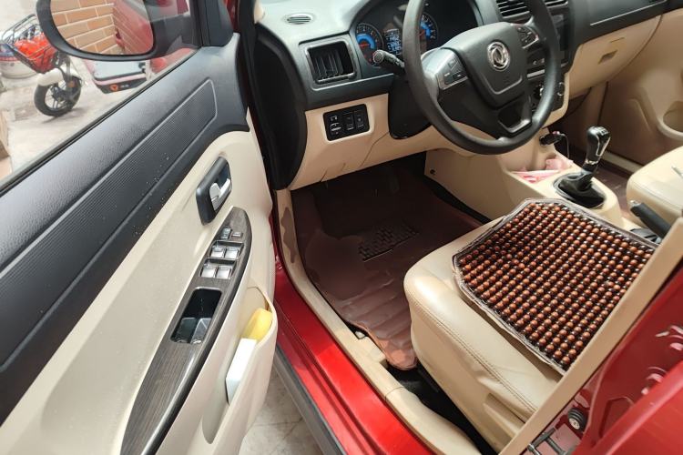 Used Dongfeng Fengon 360 2015 1.5L Manual Comfort II 7-Seater Driver Seat