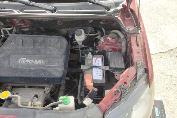 Used Dongfeng Fengon 360 2015 1.5L Manual Comfort 7-Seater China IV Standard Engine Bay Left