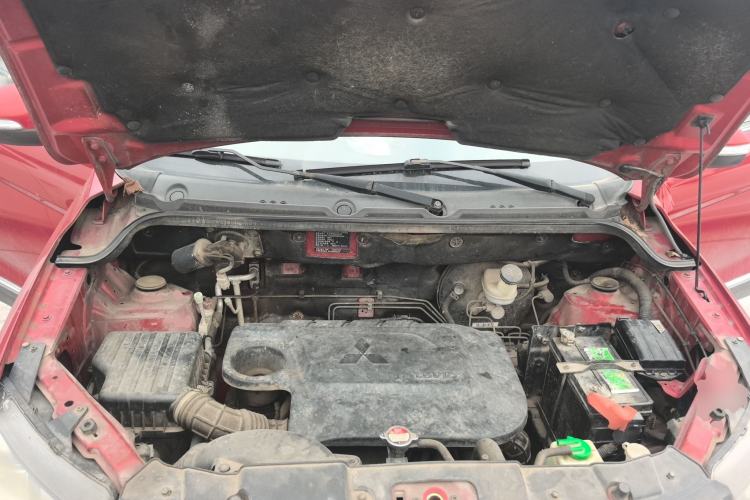 Used Dongfeng Fengon 360 2015 1.5L Manual Luxury 7-Seater China IV Standard Engine Bay