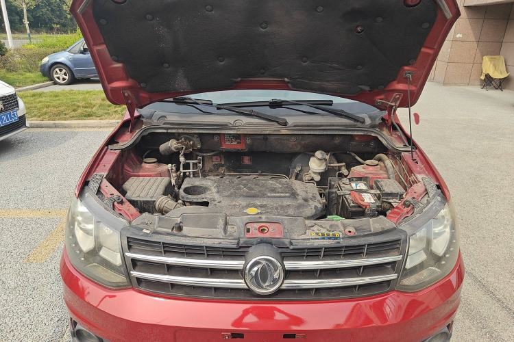 Used Dongfeng Fengon 360 2015 1.5L Manual Luxury 7-Seater China IV Standard Engine Bay