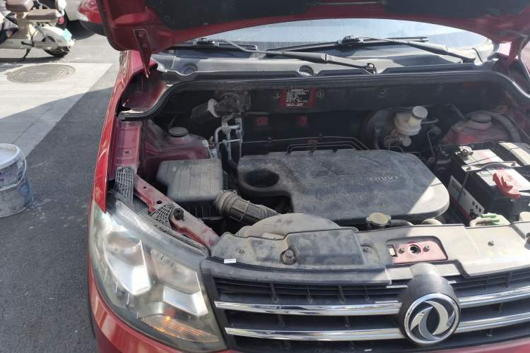 Used Dongfeng Fengon 360 2015 1.5L Manual Luxury 7-Seater China IV Standard Engine Bay Right