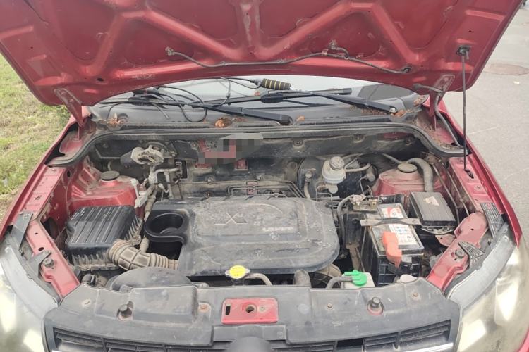 Used Dongfeng Fengon 360 2015 1.5L Manual Luxury 7-Seater China IV Standard Engine Bay