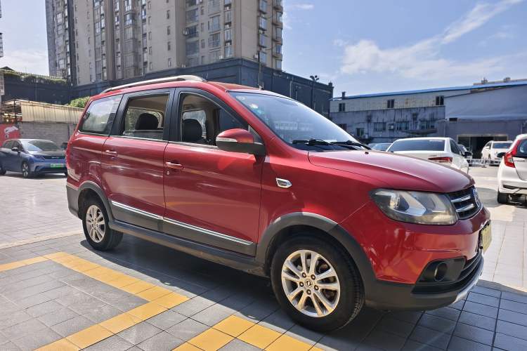 Used Dongfeng Fengon 360 2015 1.5L Manual Luxury 7-Seater China IV Standard Exterior 2
