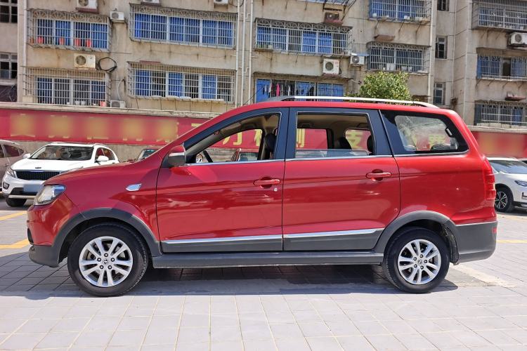 Used Dongfeng Fengon 360 2015 1.5L Manual Luxury 7-Seater China IV Standard Exterior 3