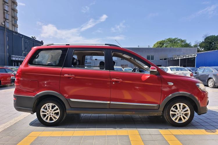 Used Dongfeng Fengon 360 2015 1.5L Manual Luxury 7-Seater China IV Standard Exterior 4