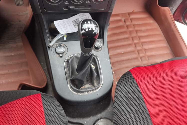 Used Dongfeng Fengon 360 2015 1.5L Manual Luxury 7-Seater China IV Standard Gear Lever