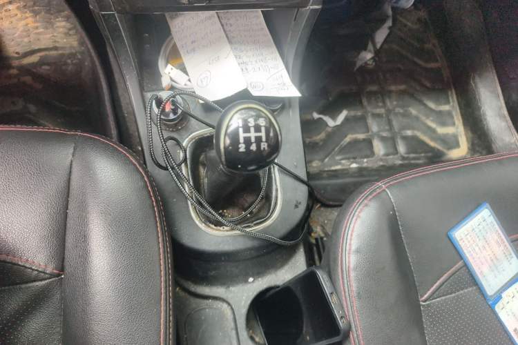 Used Dongfeng Fengon 360 2015 1.5L Manual Luxury 7-Seater China IV Standard Gear Lever