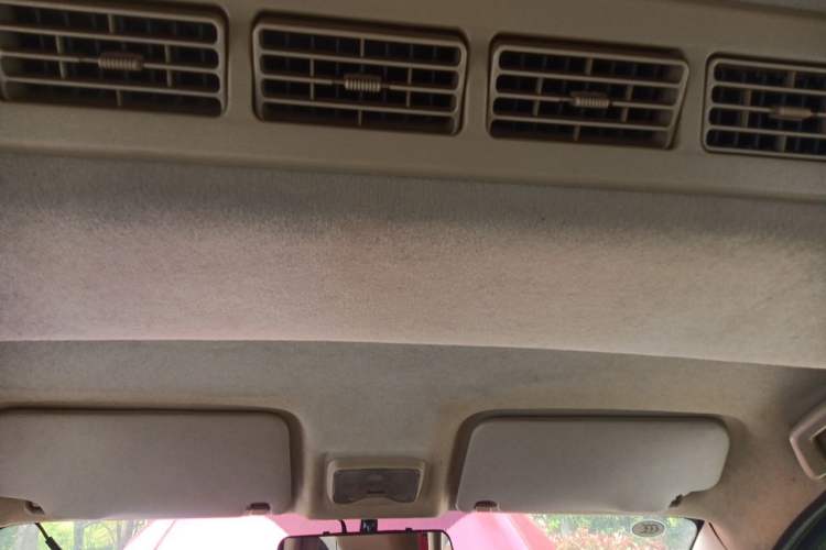 Used Dongfeng Fengon 360 2015 1.5L Manual Comfort II 7-Seater Headliner