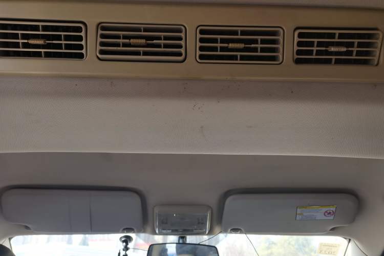 Used Dongfeng Fengon 360 2015 1.5L Manual Luxury 7-Seater China IV Standard Headliner