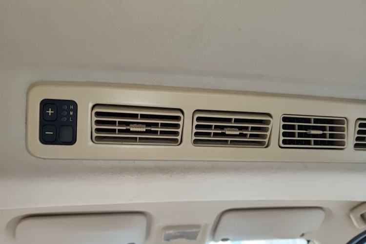 Used Dongfeng Fengon 360 2015 1.5L Manual Comfort II 7-Seater Headliner