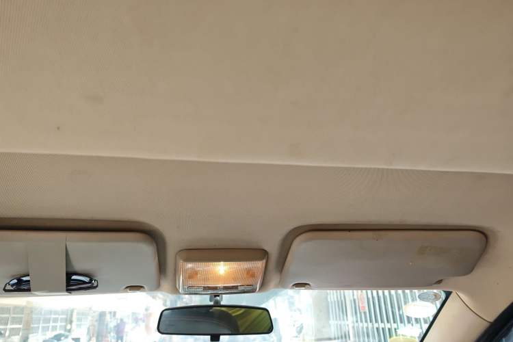 Used Dongfeng Fengon 360 2015 1.5L Manual Luxury 7-Seater China IV Standard Headliner