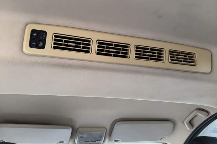 Used Dongfeng Fengon 360 2015 1.5L Manual Comfort 7-Seater China IV Standard Headliner