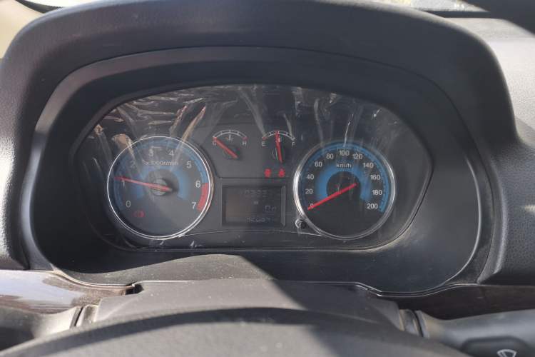 Used Dongfeng Fengon 360 2015 1.5L Manual Luxury 7-Seater China IV Standard Instrument Cluster