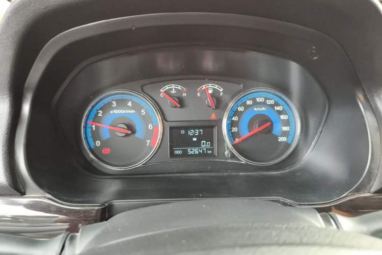 Used Dongfeng Fengon 360 2015 1.5L Manual Luxury 7-Seater China IV Standard Instrument Cluster