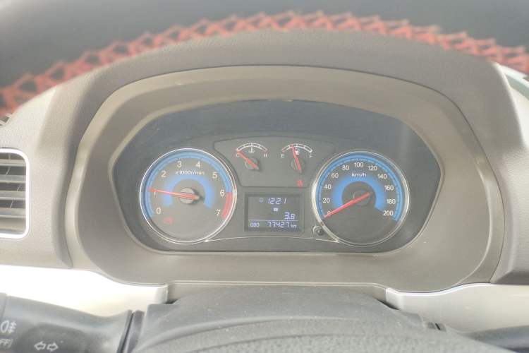 Used Dongfeng Fengon 360 2015 1.5L Manual Comfort 7-Seater China IV Standard Instrument Cluster