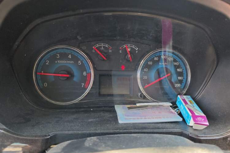 Used Dongfeng Fengon 360 2015 1.5L Manual Luxury 7-Seater China IV Standard Instrument Cluster