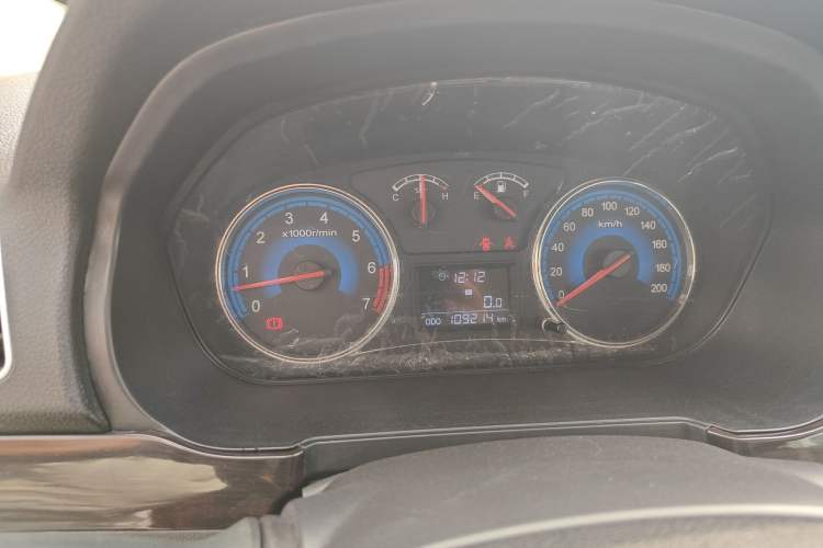 Used Dongfeng Fengon 360 2015 1.5L Manual Luxury 7-Seater China IV Standard Instrument Cluster