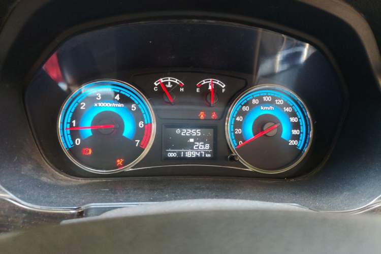 Used Dongfeng Fengon 360 2015 1.5L Manual Luxury 7-Seater China IV Standard Instrument Cluster