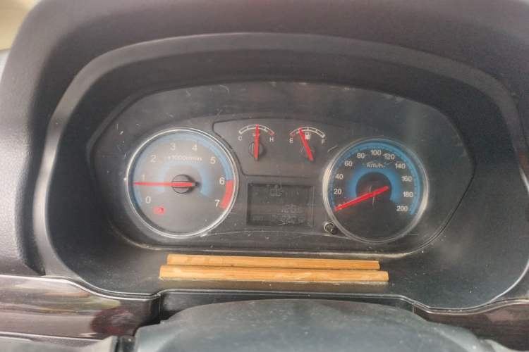 Used Dongfeng Fengon 360 2015 1.5L Manual Luxury 7-Seater China IV Standard Instrument Cluster