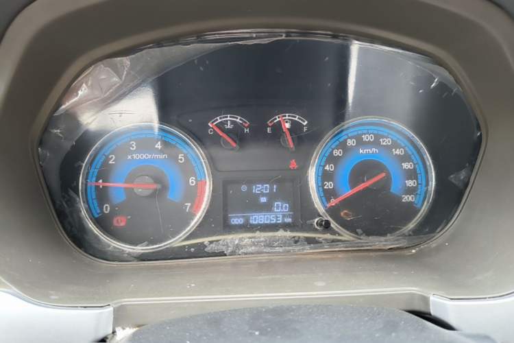 Used Dongfeng Fengon 360 2015 1.5L Manual Comfort 7-Seater China IV Standard Instrument Cluster