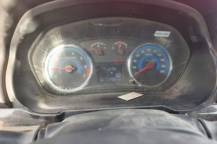 Used Dongfeng Fengon 360 2015 1.5L Manual Comfort 7-Seater China IV Standard Instrument Cluster